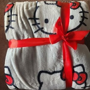 BNWT Hello Kitty Christmas Blanket Full / Queen -TikTok Viral !!